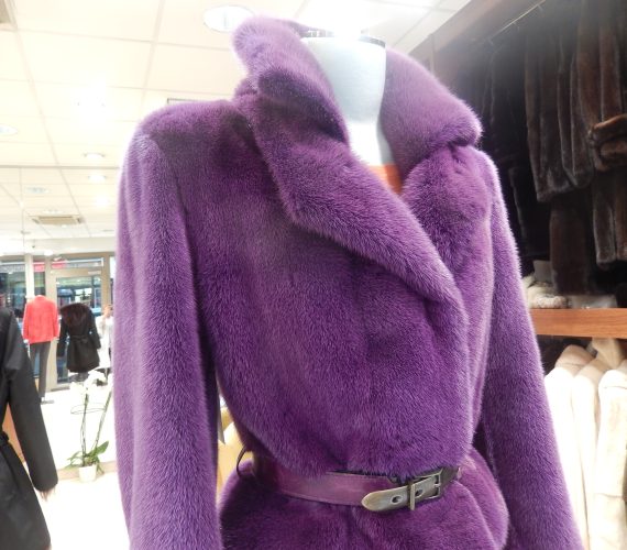 manteau fourrure violet